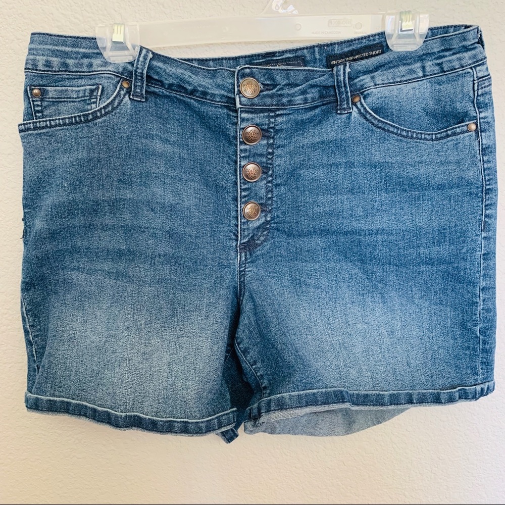 Jessica Simpson shorts
